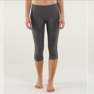 Lululemon In The Flow Crop II Capri Compression Grey Workout Yoga Leggings